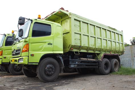 perawatan dump truck truckmagz truck magazine indonesiatruckmagz