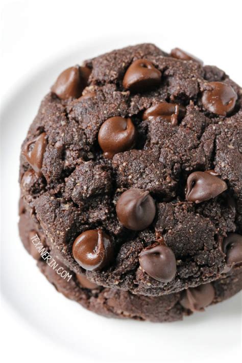 These double chocolate cookies are all gooey and chewy deliciousness! Perfect Paleo Double Chocolate Cookies (vegan option, grain-free, gluten-free, dairy-free ...