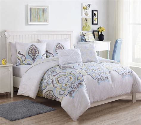 Luxuriating in a good sleep sometimes takes more than just a nice bed and cushy pillows. VCNY Home Shazia 4-Piece Twin XL Comforter Set — QVC.com
