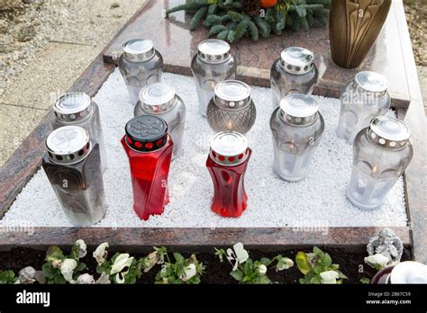 people remembering their loved ones who died Stock Photo - Alamy