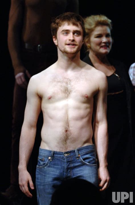 Daniel Radcliffe Makes Broadway Debut In Equus Upi Com