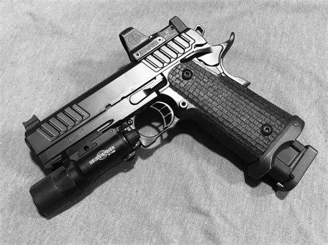 Exclusive U S Marshals Special Operations Group Adopts Sti 2011 Pistols Pakistan Defence
