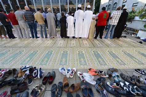 Ramadan Uk Fasting Hours East London Mosque Issues Calendar For Holy Month Huffpost Uk News