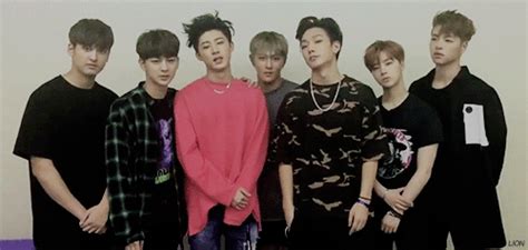 Meet ikon, a south korean boy group under yg entertainment, which is formed in 2015. IKon - image animée GIF
