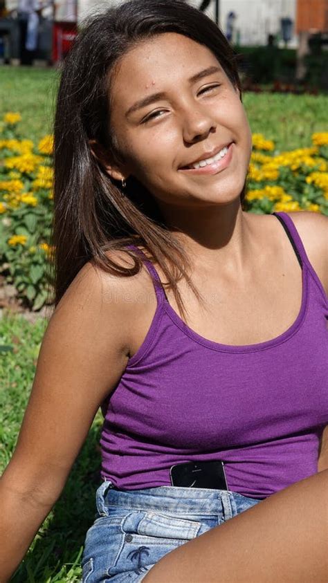 muchacha adolescente peruana feliz imagen de archivo imagen de muchacha joven 88863039