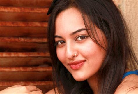 Cine Entertainment Sonakshi Not Scared Of Item Songs I M Not Scared Of Item Numbers Sonakshi