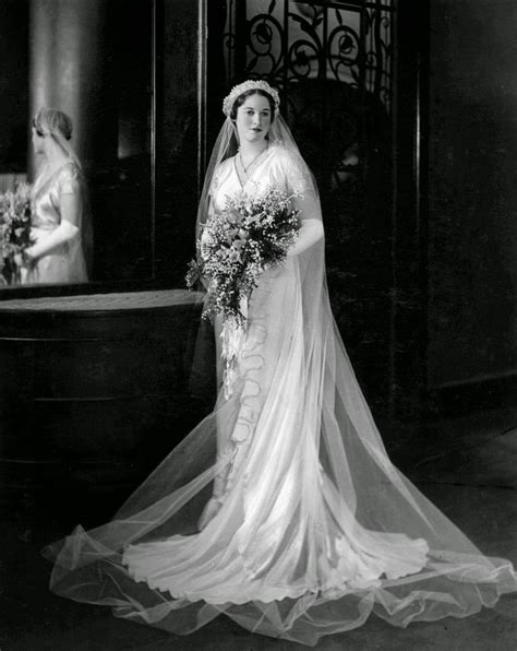 11 Beautiful Vintage Bridal Gowns In Cleveland From The 1930s ~ Vintage