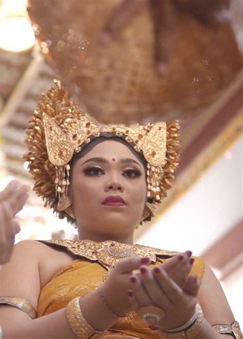 Metatah Tradisi Potong Gigi Penanda Kedewasaan Di Bali