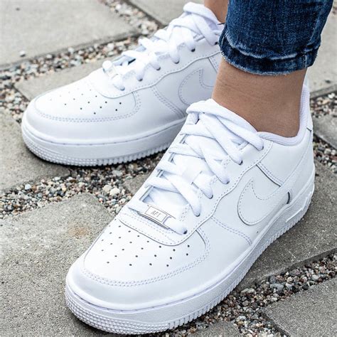 Size 5.5 in women's with some creasing and no box. Nike Air Force 1 07 Premium W shoes white
