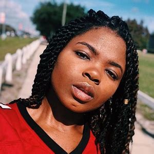 Simon guobadia hasn't revealed his earnings so his net worth is not currently known. Kyanna Simone Biography, Age, Birthday, Black Lightning ...