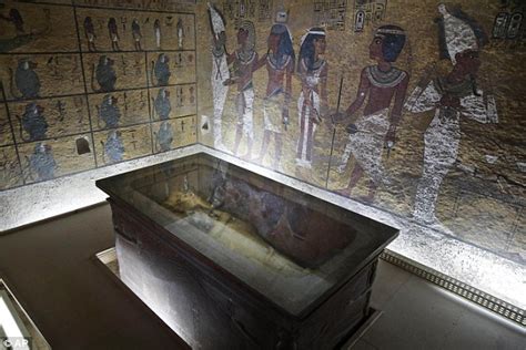 tutankhamun s tomb could contain doors to queen nefertiti s burial chamber daily mail online