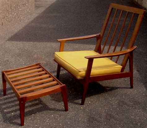 Using images from shaun boyd's chair, i began making some sketches and full size drawings of how i wanted my chair to look. Nicole Wood Interiors: SOLD!!! Mid Century High Back ...