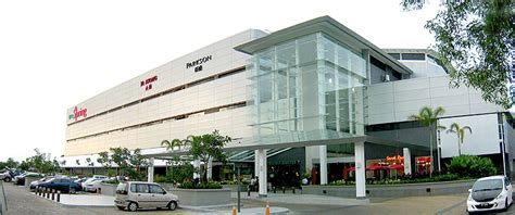 根据charles & keith ioi mall puchong 员工所分享的消息，charles & keith 举办恢复营业大促销! Roystance's Point Of View: Shopping places in Kuching