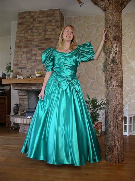 Satin Ball Gown Her Ball Gown Is So Pretty I Love The Bod Flickr