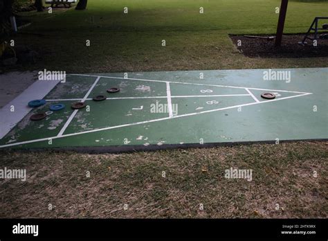 Game Shuffleboard Fotos E Imágenes De Stock Alamy