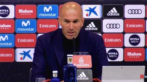 Meaning of press conference in english. Conférence de presse surprise de Zidane, entraîneur du ...