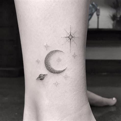 The feet are a common placement of tattoo for women. Star gazing by Doctor Woo #DoctorWoo #blackandgrey #simple ...
