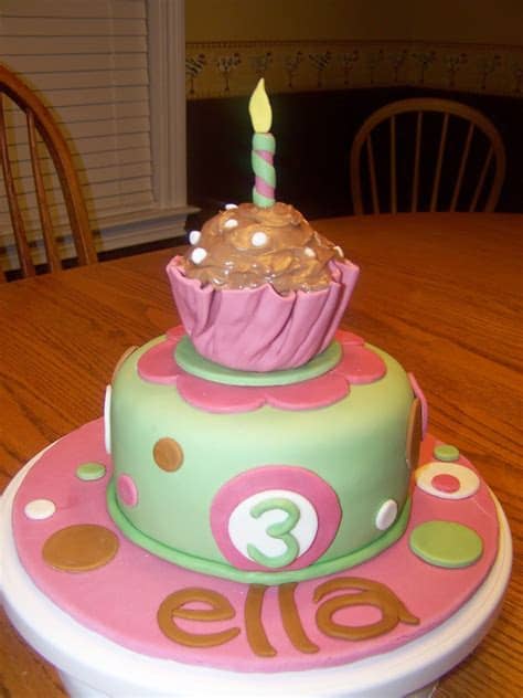 With creative ideas and simple techniques, cakes and cupcakes are transformed into these ideas work well with a purchased cake or cupcakes, or bake your cake from scratch using our recipe suggestions. Top 77 Photos Of Cakes For Birthday Girls | Cakes Gallery