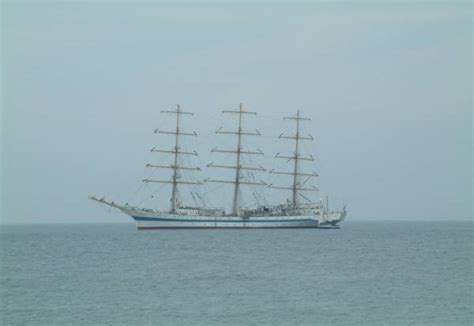 Isle Of Man Guide Sailing Around The Island In A Tall Ship