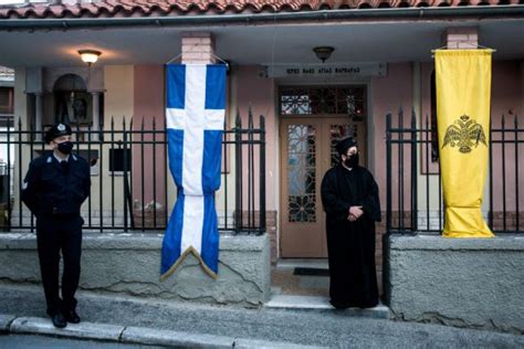 Griechenland ist eine parlamentarische republik mit präsidialen elementen; Die Kirche protestiert gegen Corona-Verbote in den Gotteshäusern - GRIECHENLAND.NET