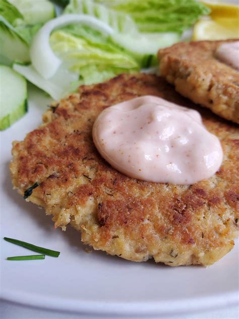 · these easy keto salmon cakes are a fun and flavorful low carb meal without any hassle. Salmon Patties with Garlic Aioli {Grain Free} - Thriving ...