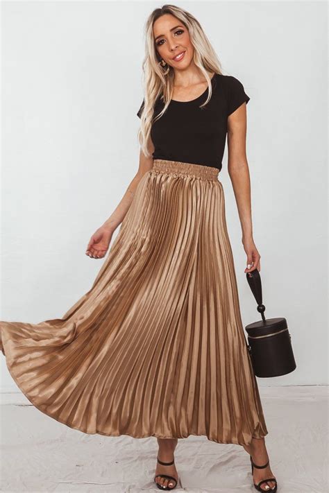 Metallic Pleated Maxi Skirt Gold In Pleated Maxi Skirt
