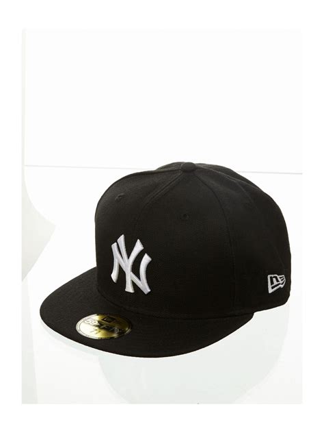New Era New York Yankees 59 Fifty Fitted Cap In Black For Men Black