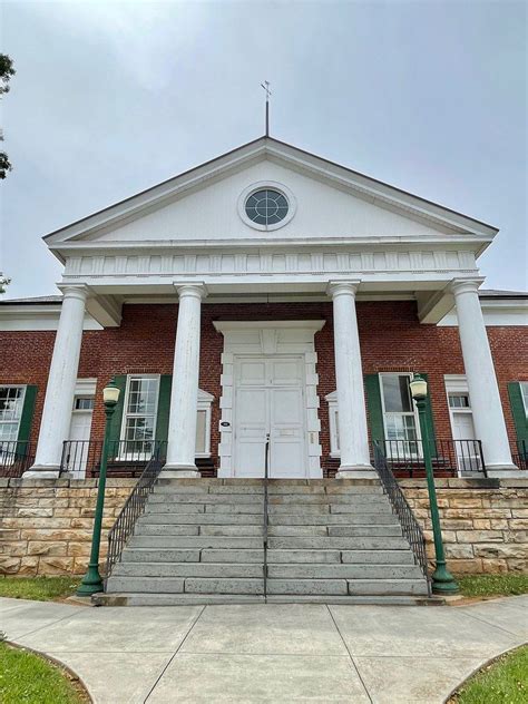 Entryway Of Old Appomattox County Courthouse In Appomattox Virginia