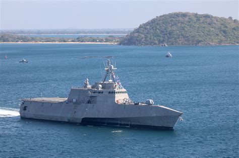 Jcs Naval Maritime And Military News Uss Charleston Lcs 18