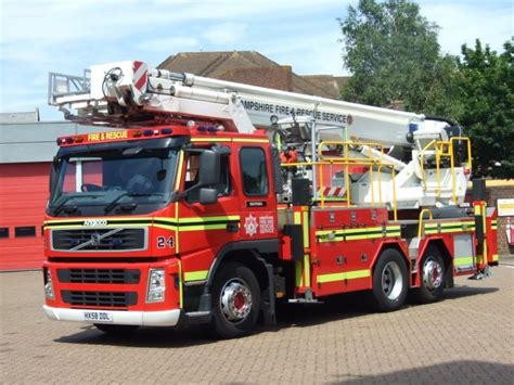 Fire Engines Photos Hampshire Fire And Rescue Service Volvo Bronto