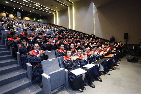 Más De 90 Nuevos Graduados Recibieron Sus Títulos De Magíster De La
