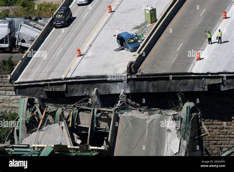 Mississippi River Bridge Collapse Hi Res Stock Photography And Images