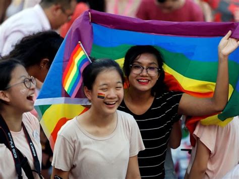سنگاپور میں ہم جنس پرستوں کی آپس میں شادی اور جنسی تعلق پر پابندی ختم ایکسپریس اردو