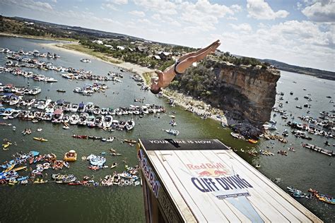 Watch Red Bull Cliff Divers Complete Death Defying Leaps From 90 Feet