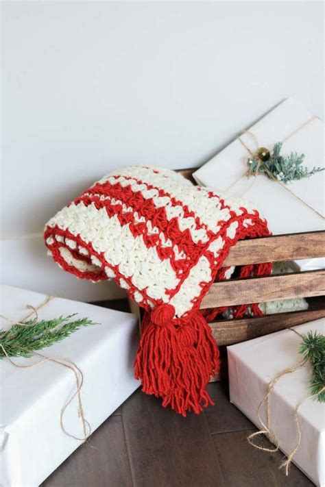 This Beautiful Crochet Christmas Holiday Blanket Is An Easy Project