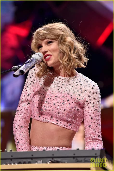 Taylor Swift Performs At Iheartradio Music Festival 2014 Video Photo
