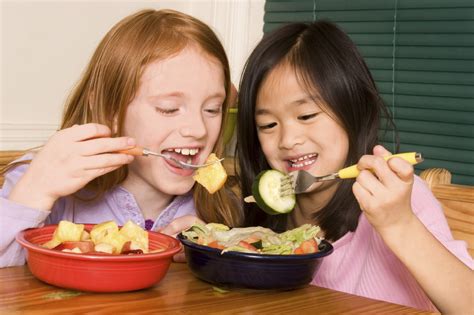 How to Start Healthy Eating Habits for the Little Ones | LaPetite Academy