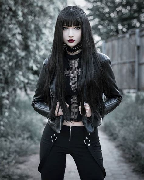 Anastasia E G Anydeath • Instagram写真と動画 Gothic Outfits Hot Goth Girls Gothic Fashion