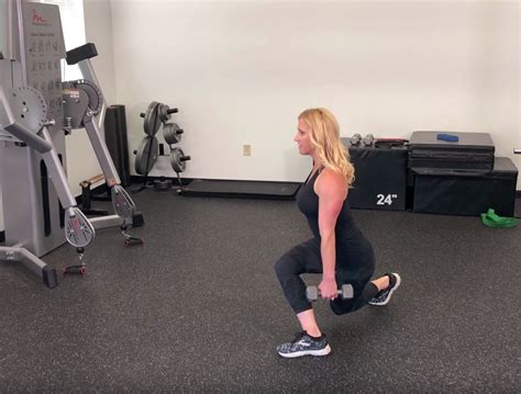 master the curtsy lunge and curtsy squat form and benefits for defined legs