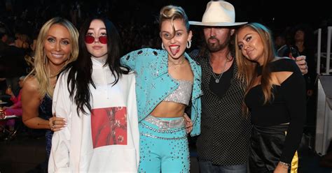 How Many Siblings Does Miley Cyrus Have Popsugar Celebrity