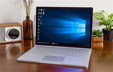 It hasn't been officially announced, but that hasn't stopped us from reading between the lines of patents. Microsoft Surface Book 2 da 15 pollici, un 2-in-1 unico ...