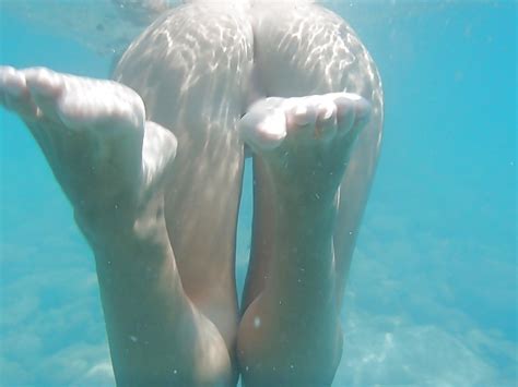 【画像】全裸で泳いでる女が ”水中で” 激写されるこれはエロい ポッカキット