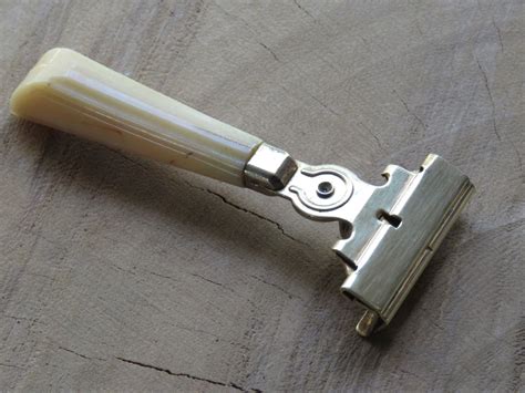 Schick E1 De Luxe Single Edge Injector Razor V94 Bundubeard