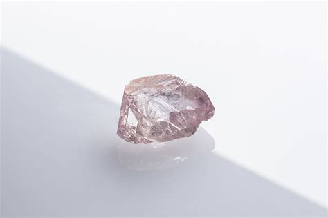 Pink Diamonds A Beginners Guide To Buying A Pink Diamond