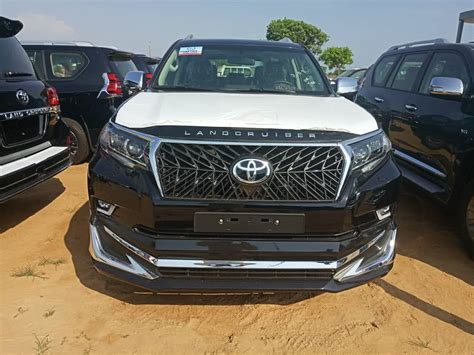 The vehicle comprises of an upgraded system alongside an elegant interior and a well designed strong exterior. Brand New 2019 Toyota Land Cruiser Prado For Sale - Autos ...