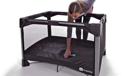 4moms Breeze Pack N Play That Takes 2 Seconds To Setup And Disassemble