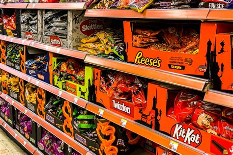 Candy Companies Market Halloween Early To Bolster Pandemic Sales Eater