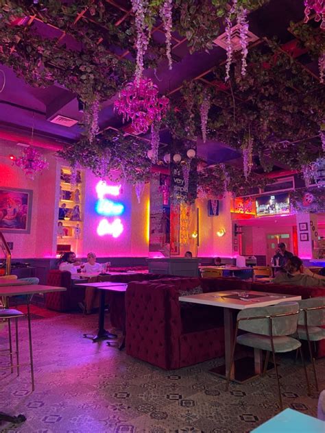 Pink Neon Cafe Nightclub Design Restaurant Design Rustic Japanese Bar