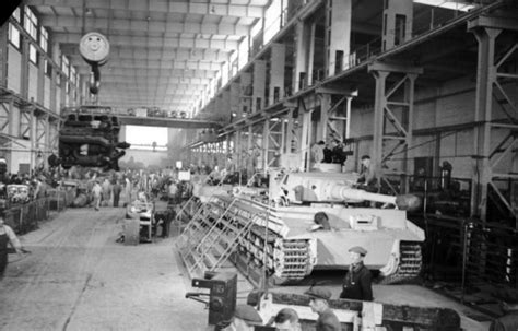 Photo Tiger I Heavy Tanks Being Built In A Factory In Germany 1944