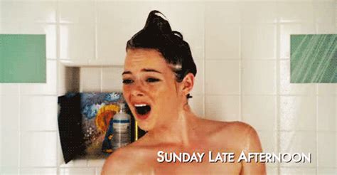 Emma Stone Dancing In The Shower Danser Sous La Douche Sexy Funny Drole Image Animated 